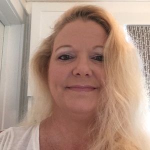 Meet your Posher, Moira